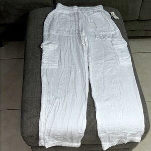 Aeropostale Women's White Cargo Pants